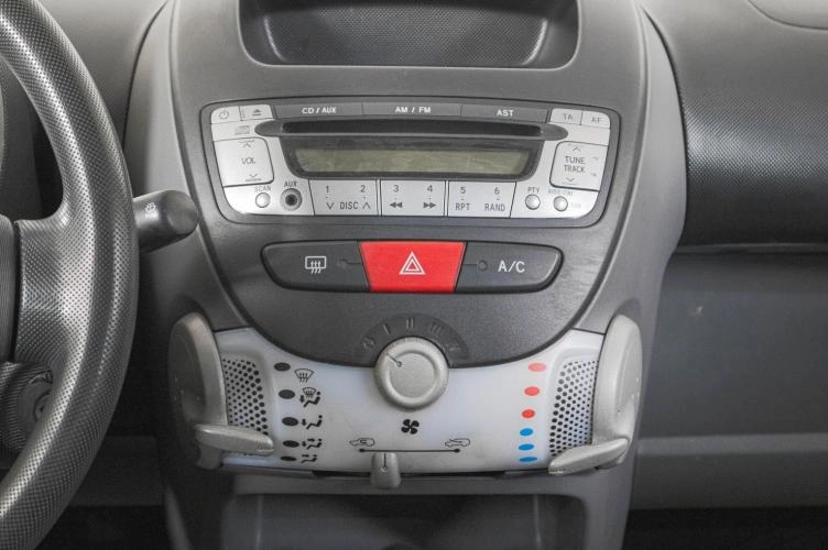 Peugeot 107 16 из 18