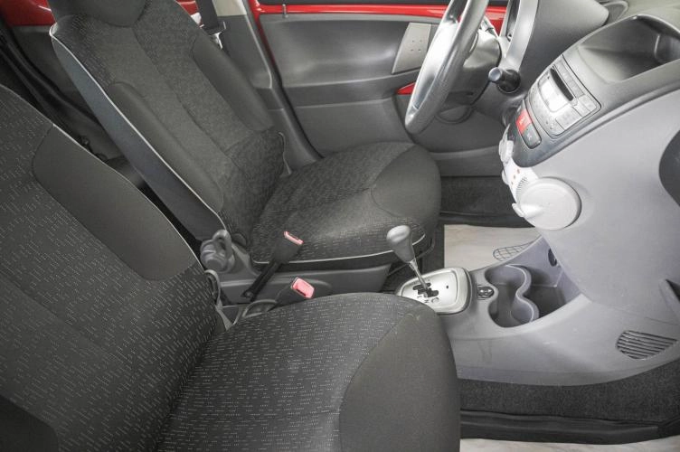 Peugeot 107 9 из 18