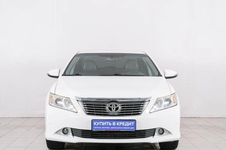 Toyota Camry 2 из 6