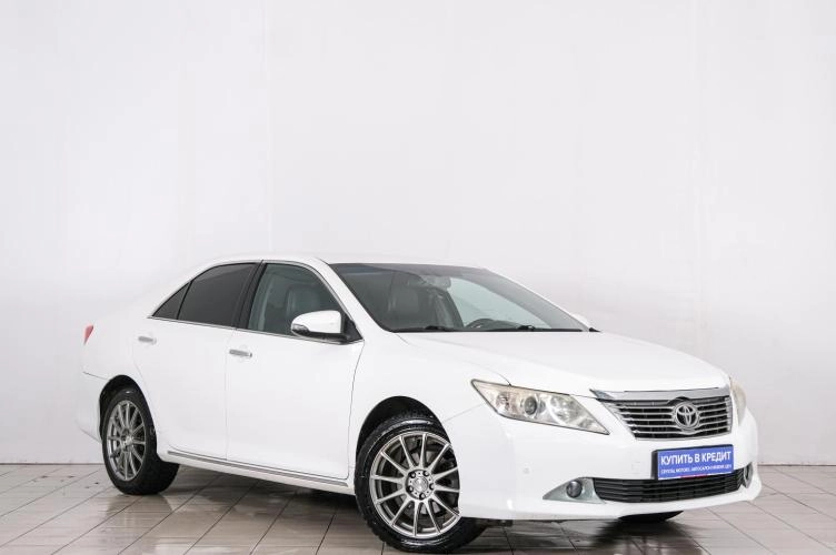 Toyota Camry 1 из 6