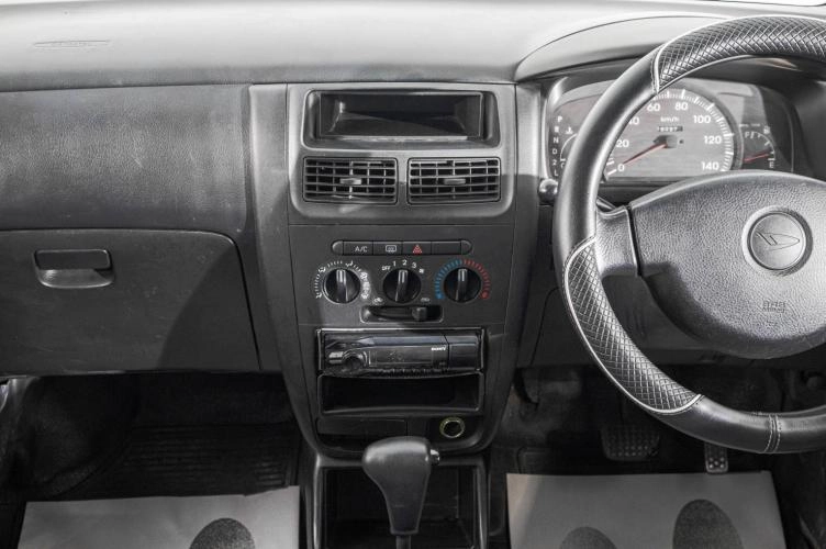 Daihatsu Mira 14 из 19