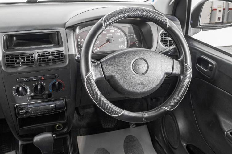 Daihatsu Mira 13 из 19
