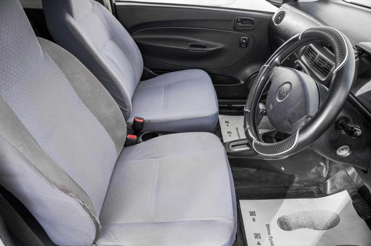 Daihatsu Mira 10 из 19