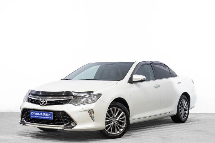 Toyota Camry 3 из 6