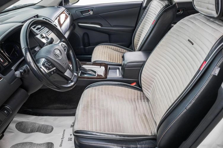 Toyota Camry 10 из 30