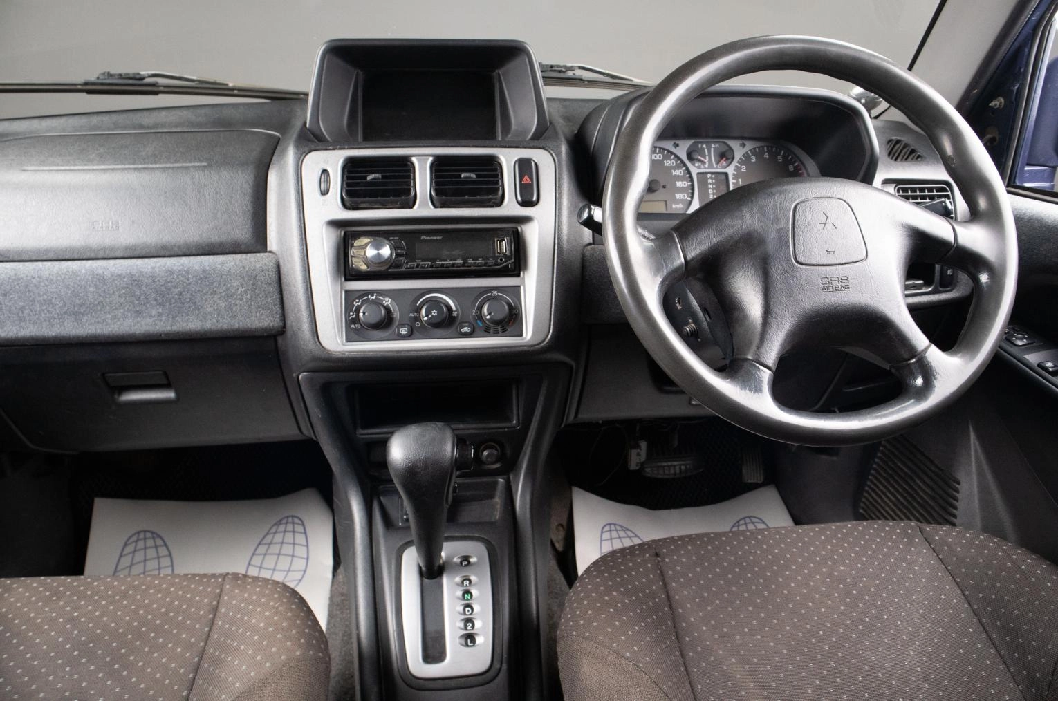 Mitsubishi Pajero iO 8 из 15