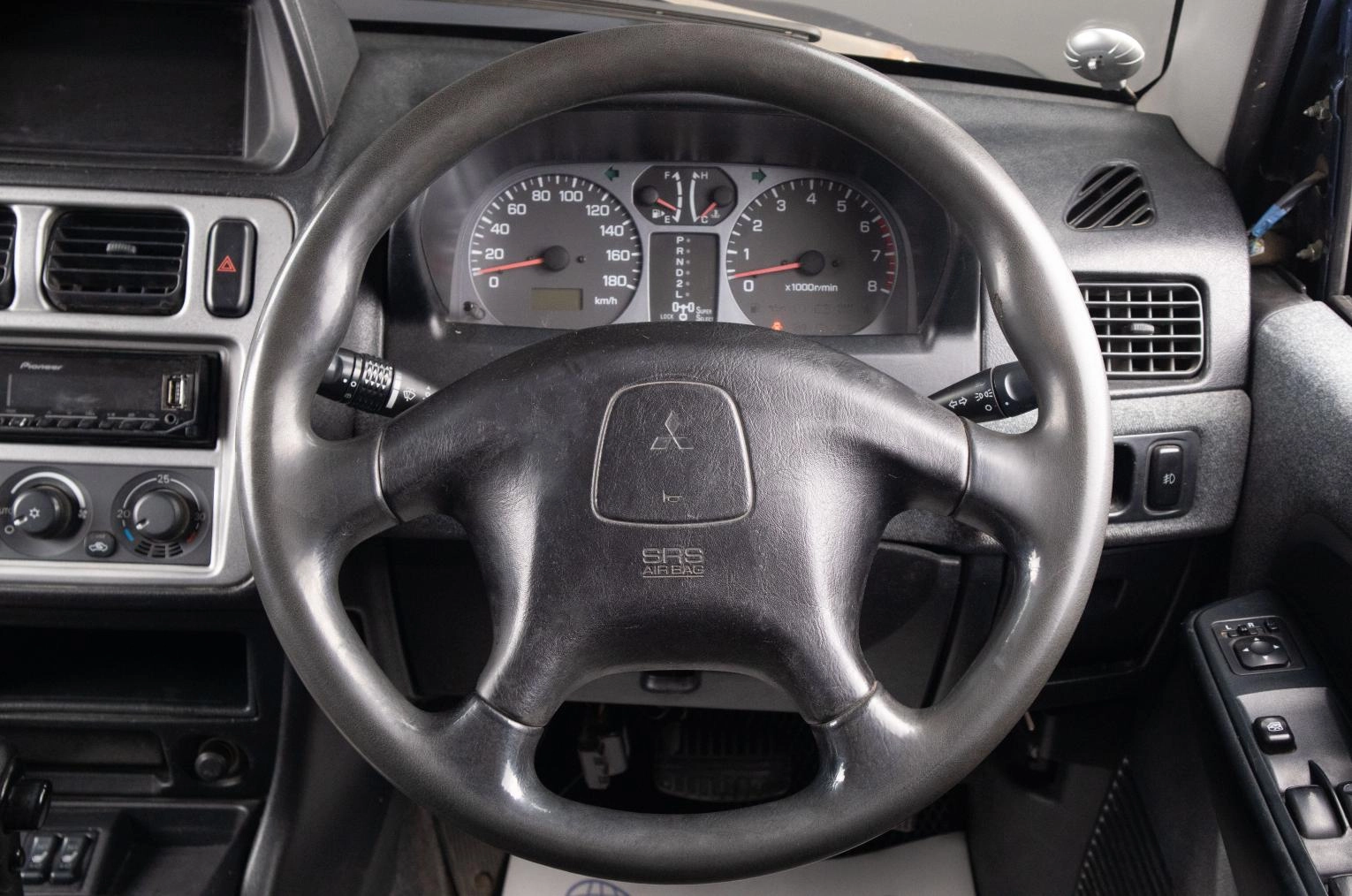 Mitsubishi Pajero iO 9 из 15