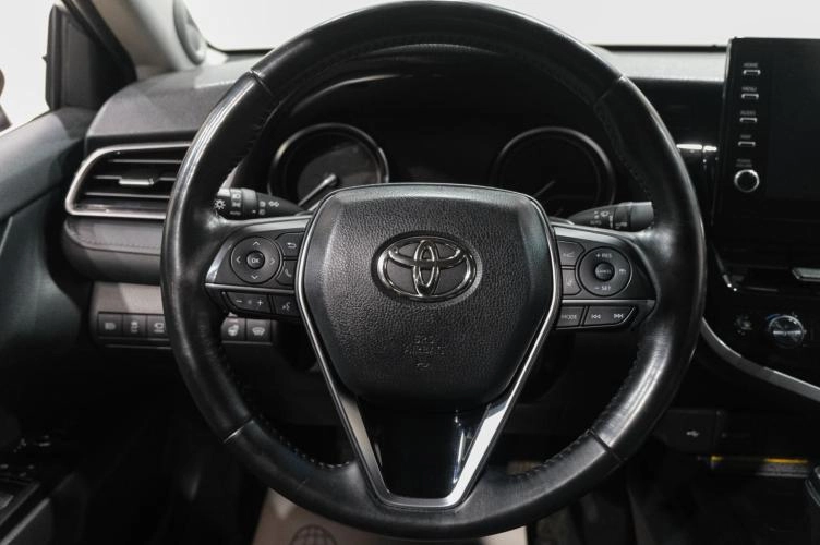 Toyota Camry 19 из 33
