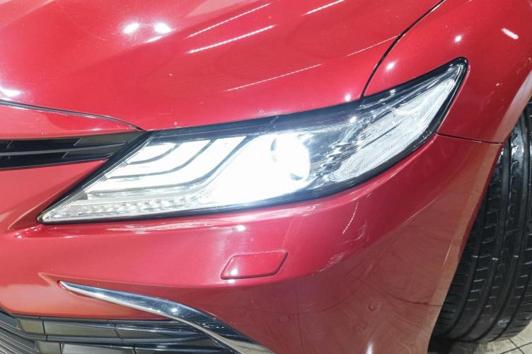 Toyota Camry 8 из 33