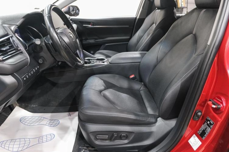 Toyota Camry 11 из 33