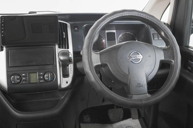 Nissan Serena 14 из 18