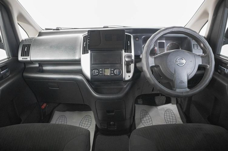 Nissan Serena 13 из 18