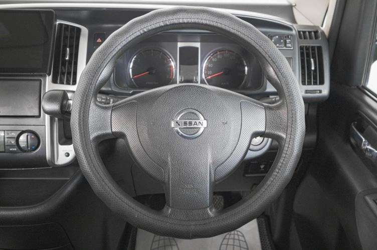 Nissan Serena 15 из 18
