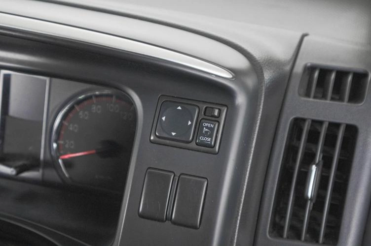 Nissan Serena 17 из 18