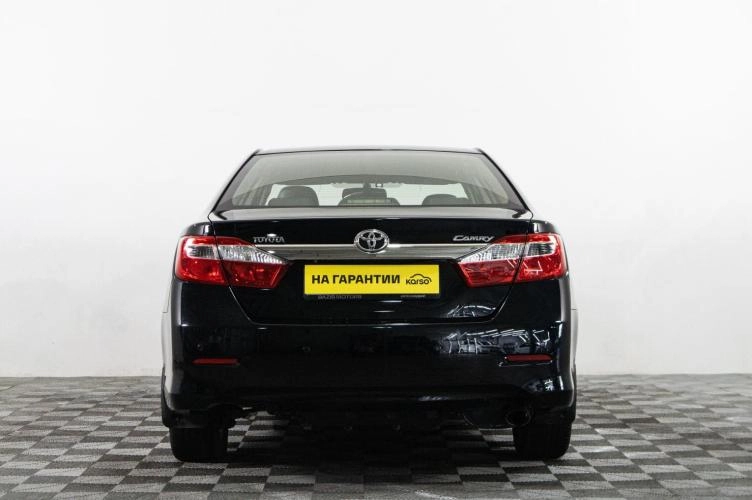 Toyota Camry 5 из 6