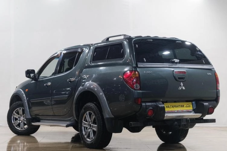 Mitsubishi L200 4 из 6