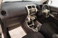 Toyota Ist 8 из 16
