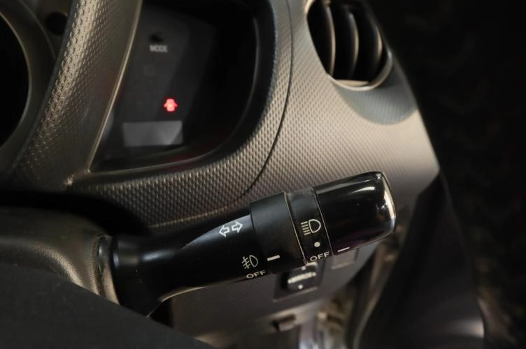 Toyota Ist 11 из 16