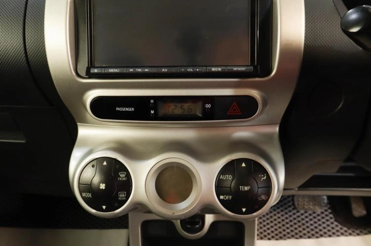 Toyota Ist 14 из 16