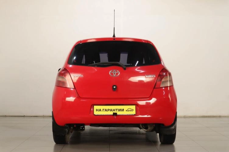 Toyota Yaris 5 из 6