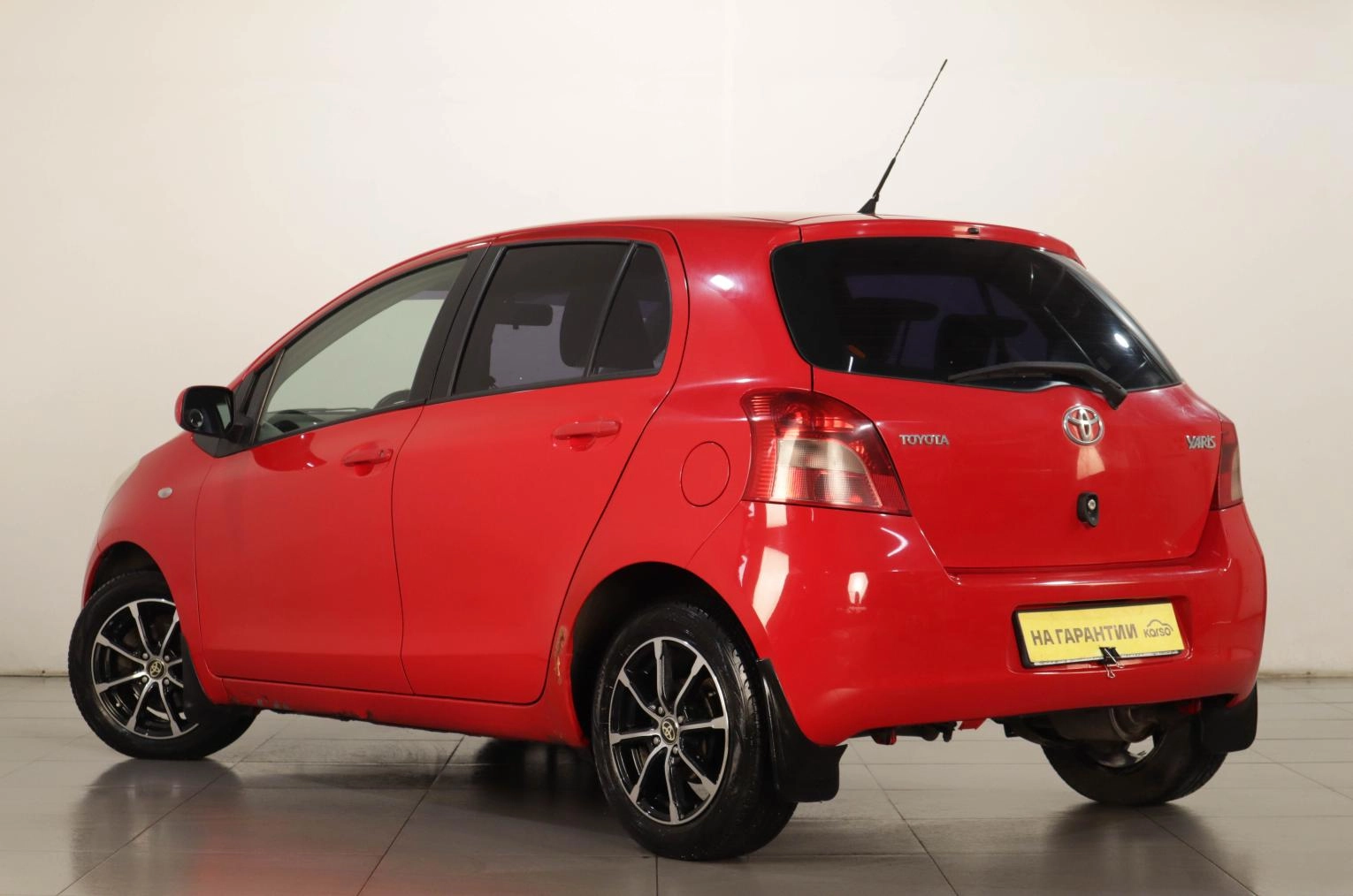 Toyota Yaris 4 из 18