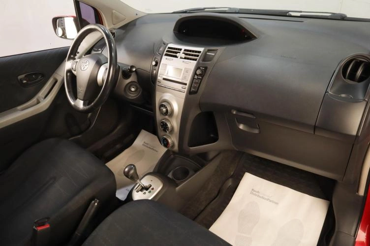 Toyota Yaris 10 из 18