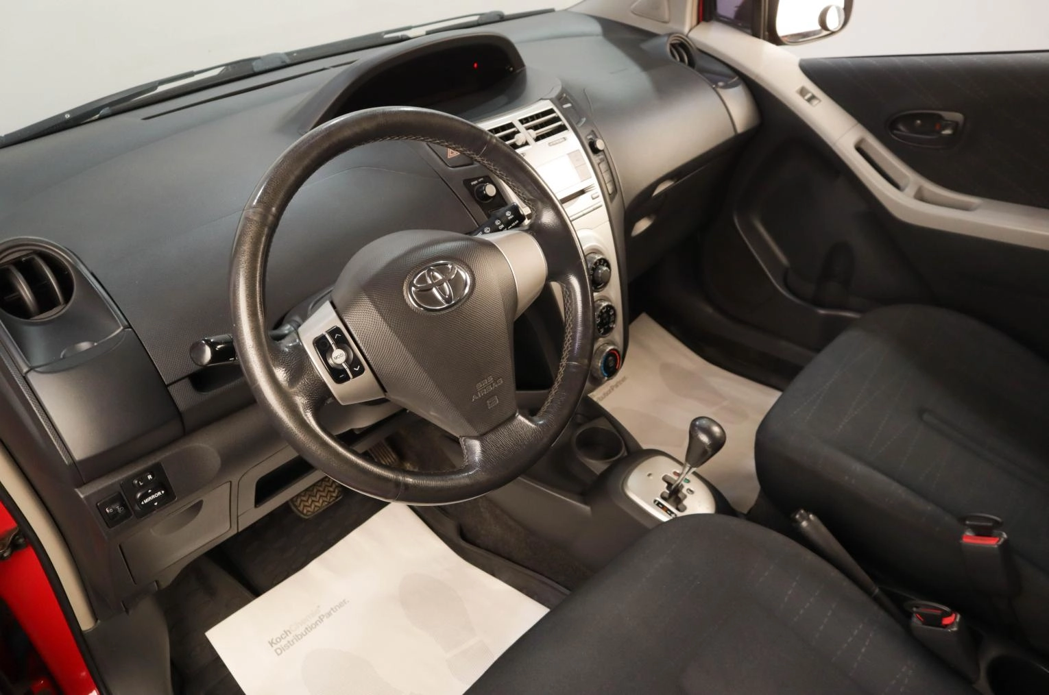 Toyota Yaris 8 из 18