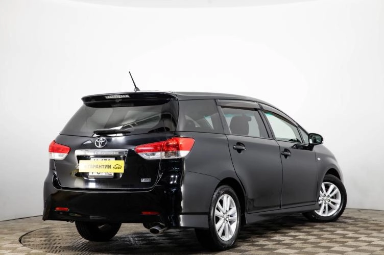 Toyota Wish 4 из 6