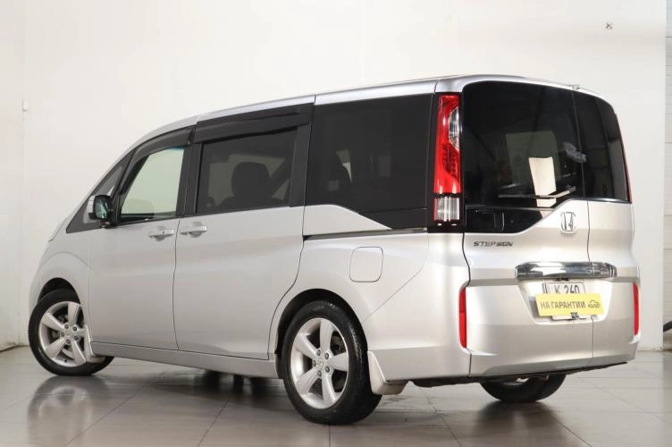 Honda Stepwgn 4 из 6