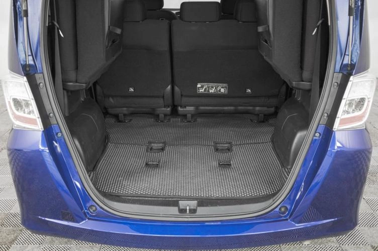 Honda Freed 7 из 19