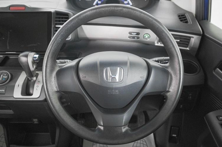 Honda Freed 15 из 19