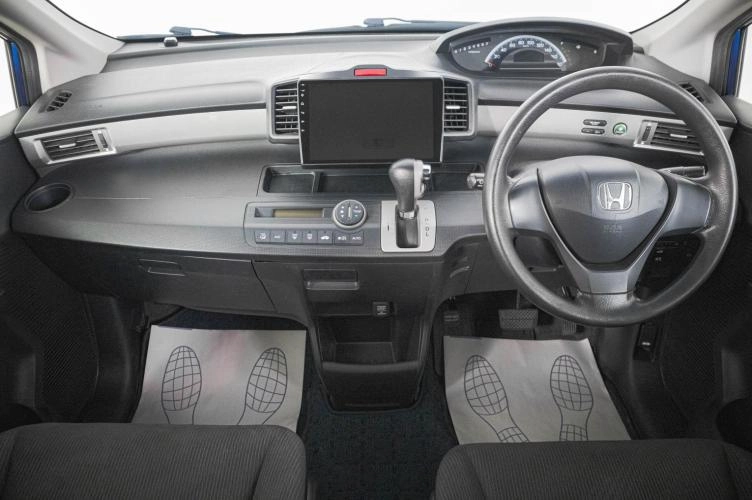 Honda Freed 13 из 19