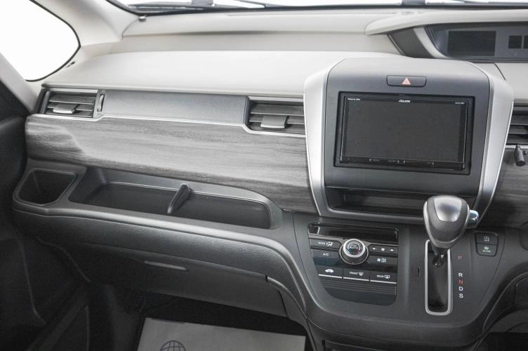 Honda Freed 12 из 22