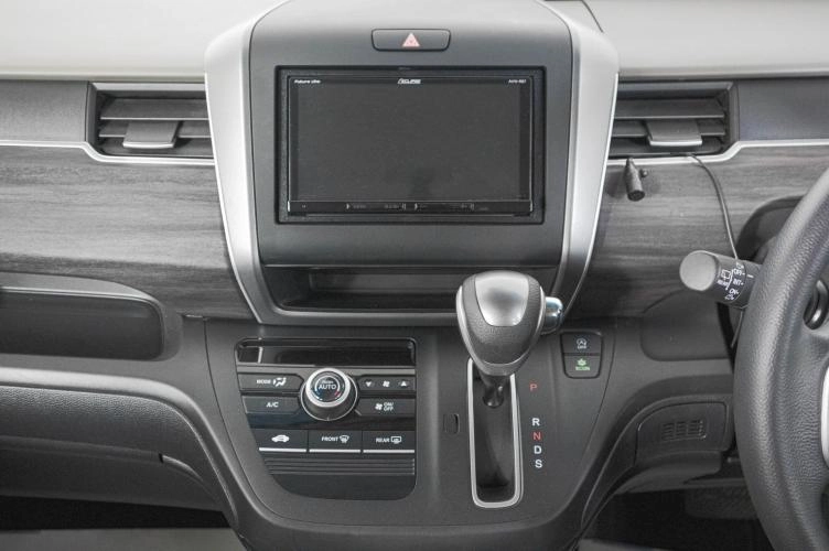 Honda Freed 18 из 22