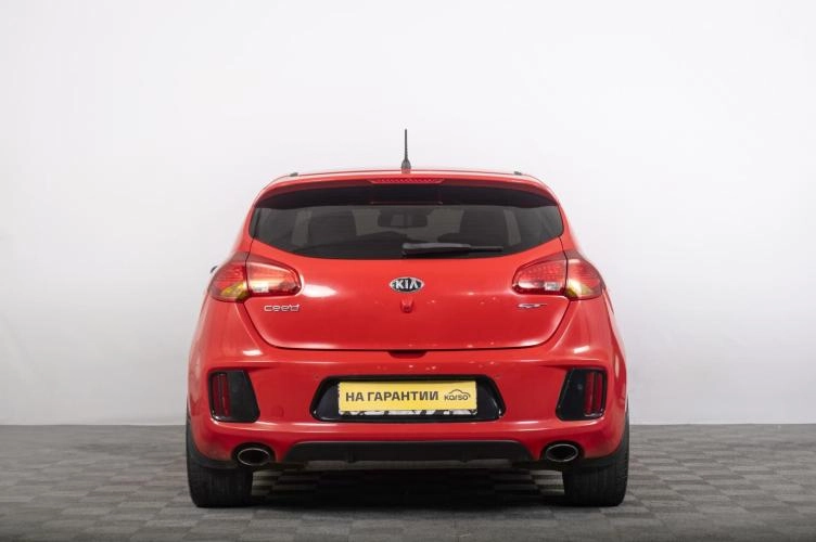 KIA cee'd GT 4 из 6