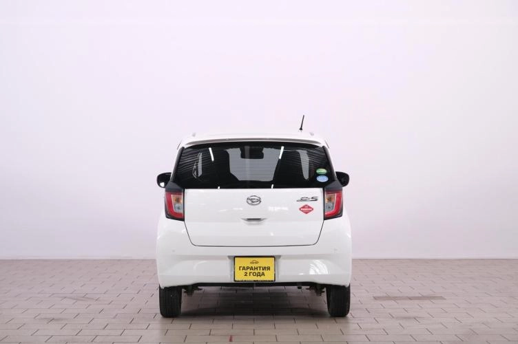 Daihatsu Mira e:S 5 из 6