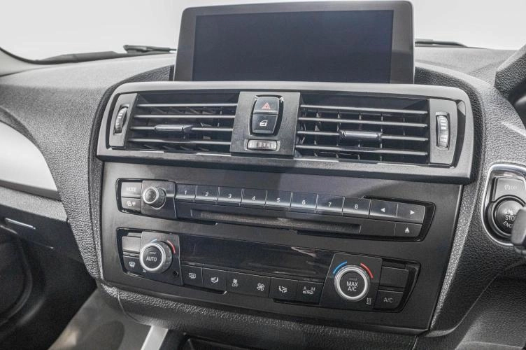 BMW 1 серия 18 из 24