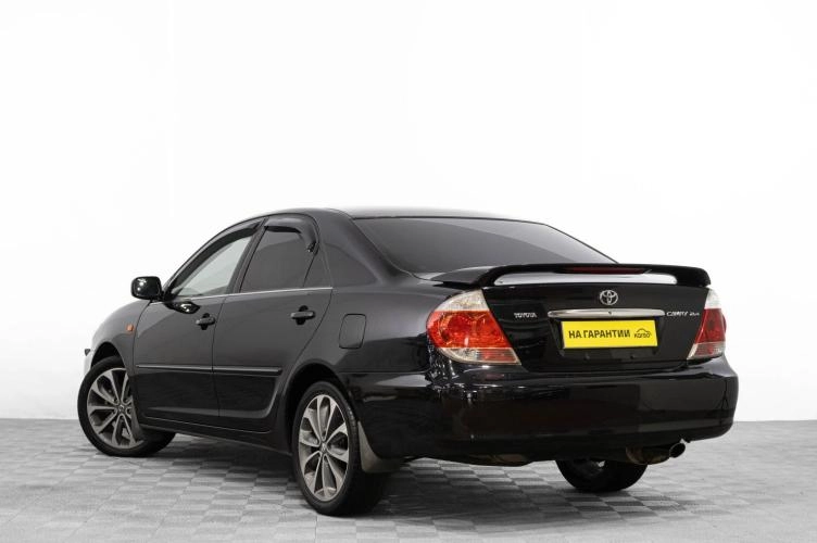 Toyota Camry 6 из 6