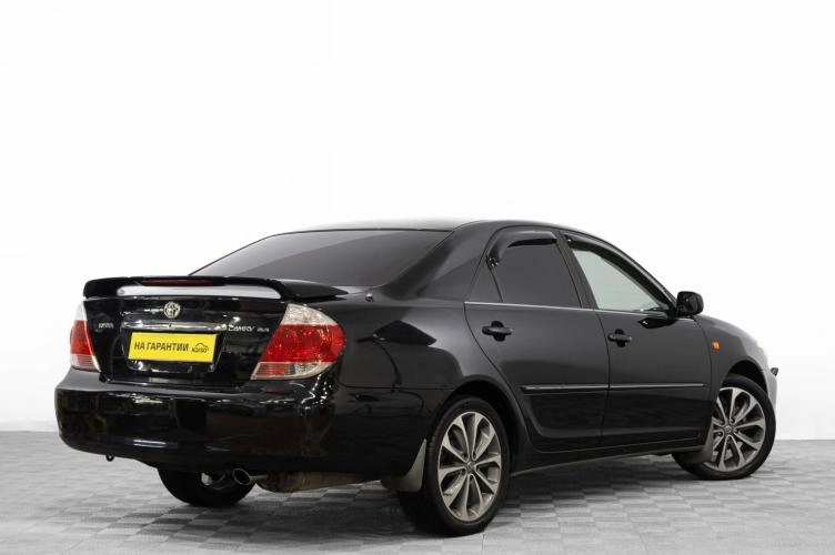 Toyota Camry 4 из 6