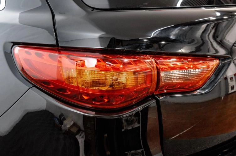 Infiniti FX35 8 из 31