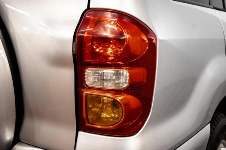 Toyota RAV4 8 из 23