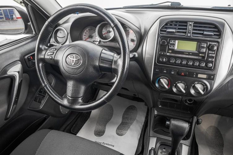 Toyota RAV4 15 из 23