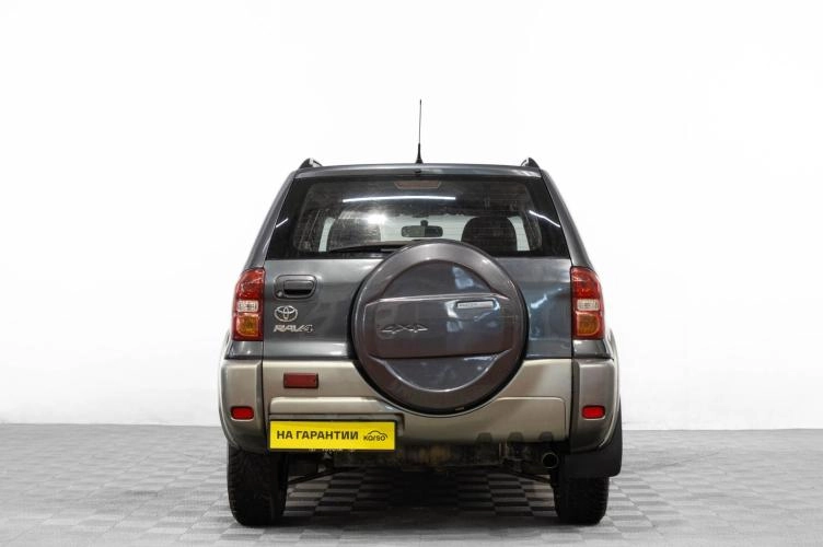 Toyota RAV4 5 из 6