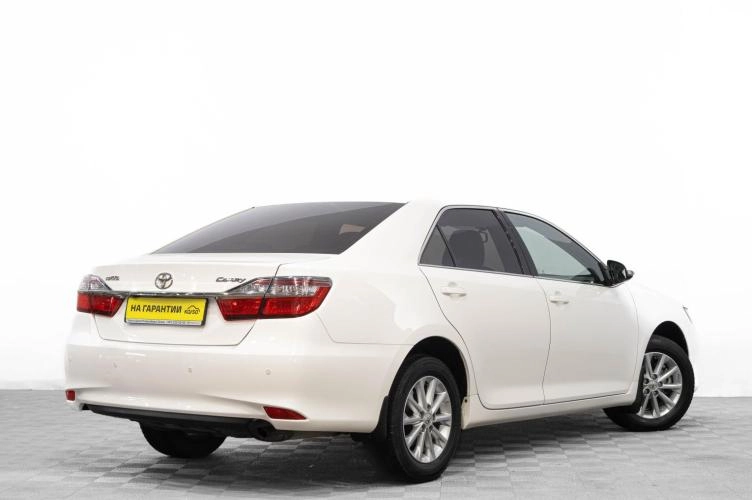 Toyota Camry 4 из 6