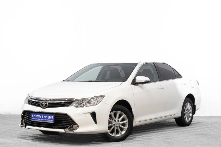 Toyota Camry 3 из 6
