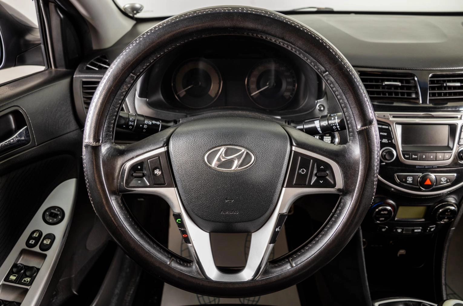 Hyundai Solaris 15 из 23