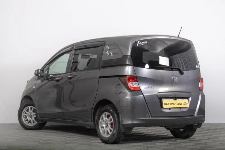 Honda Freed 5 из 6