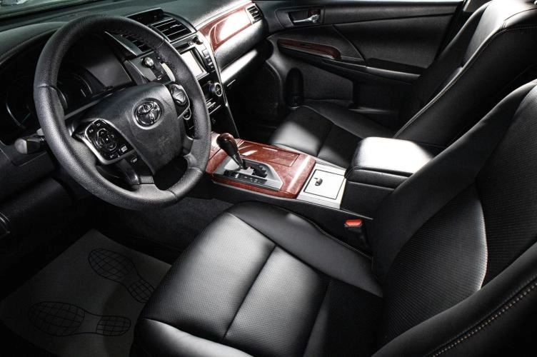 Toyota Camry 2 из 6