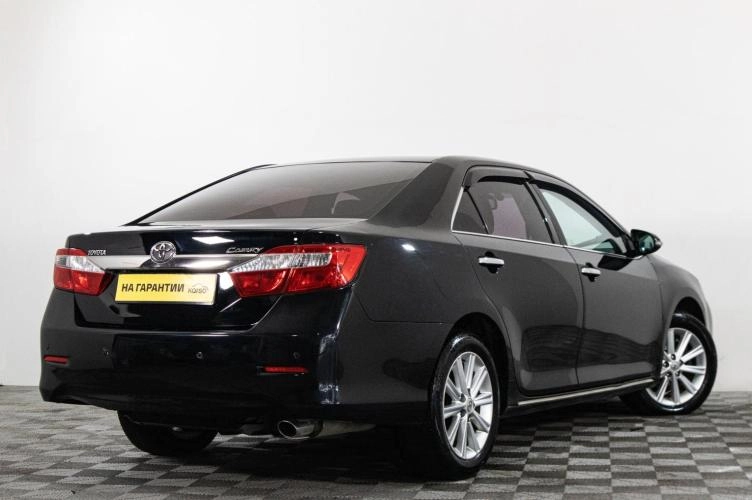 Toyota Camry 6 из 6
