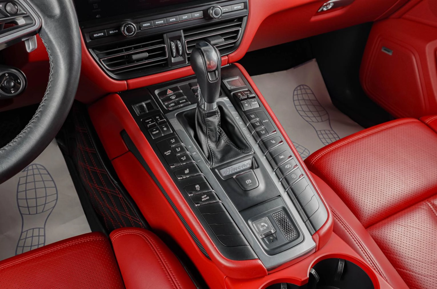 Porsche Macan 17 из 24